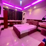 Le Ngan Phung Hotel 79 HOA SỮA PHƯỜNG 7 PHÚ NHUẬN
