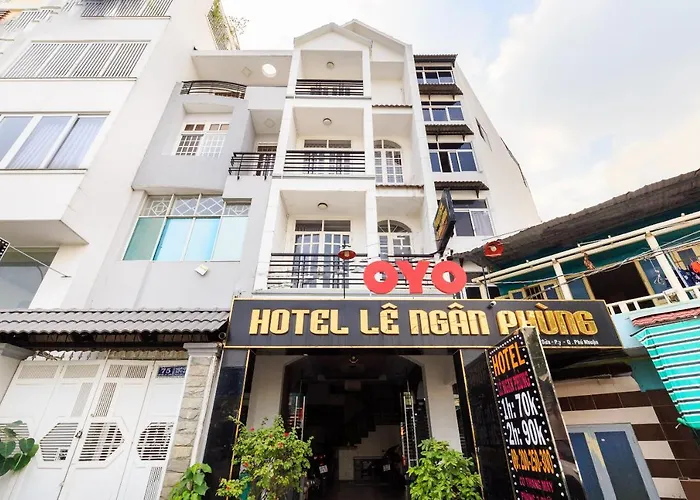 Le Ngan Phung Hotel 79 HOA SỮA PHƯỜNG 7 PHÚ NHUẬN